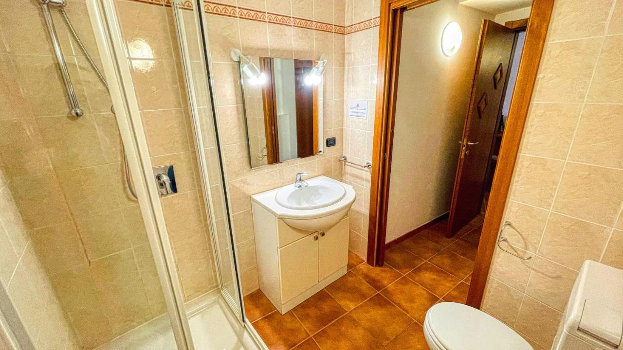 Appartamento Smith Roero - Affitti Brevi Italia Bardonecchia Bagian luar foto